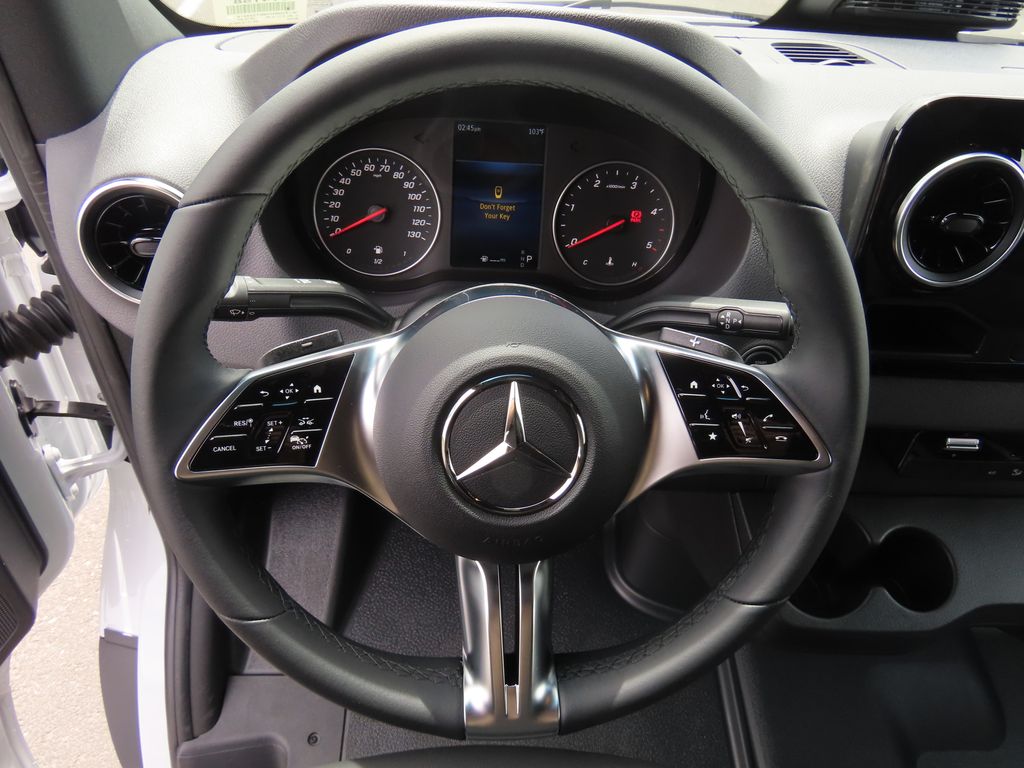 Thumbnail: 2025 Mercedes-Benz Sprinter - 11