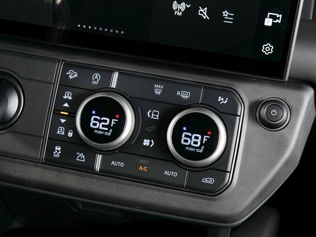 New 2026 White Land Rover X-Dynamic SE image 14