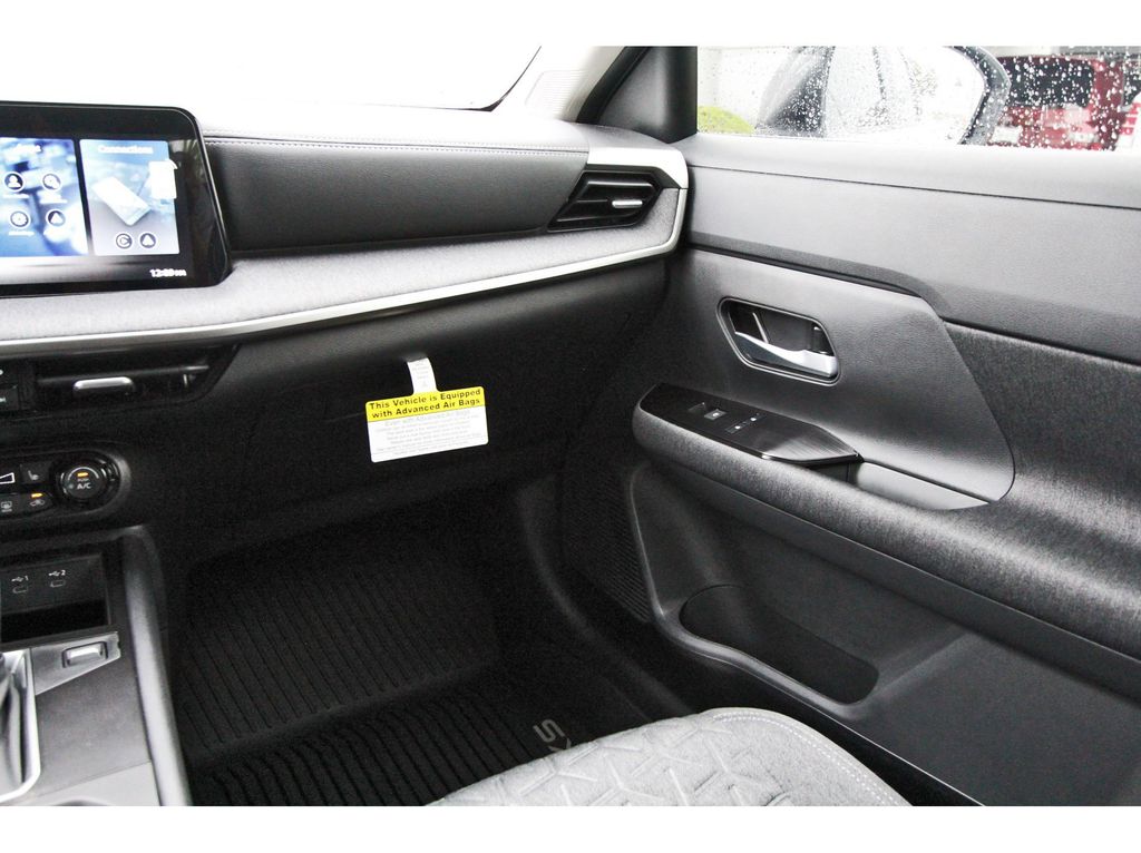 2026 Nissan Kicks SV - 9