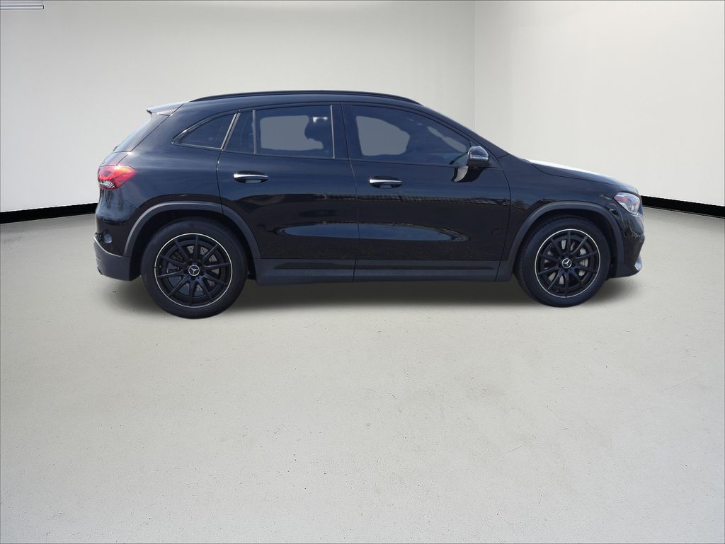 Thumbnail: 2022 Mercedes-Benz GLA - 6
