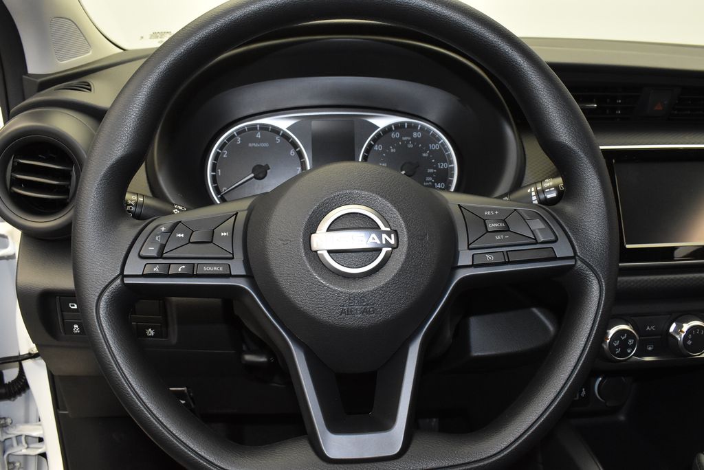 Thumbnail: 2025 Nissan Kicks - 15