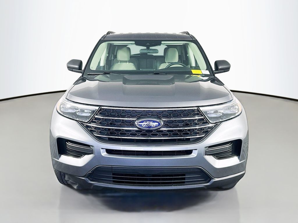 Used 2023 Gray Ford XLT image 2