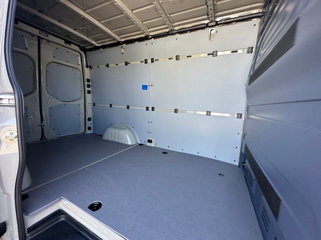 2024 Mercedes-Benz Sprinter 2500 Cargo 144 WB 24