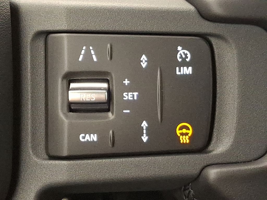 Thumbnail: 2025 Land Rover Defender - 24