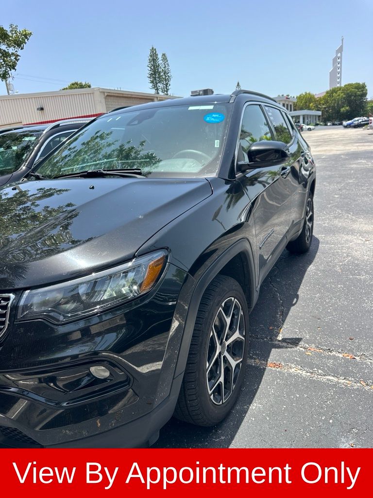 Diamond Black Crystal PC 2025 Jeep Compass SUV / Crossover Four-Wheel Drive 8-Speed Automatic