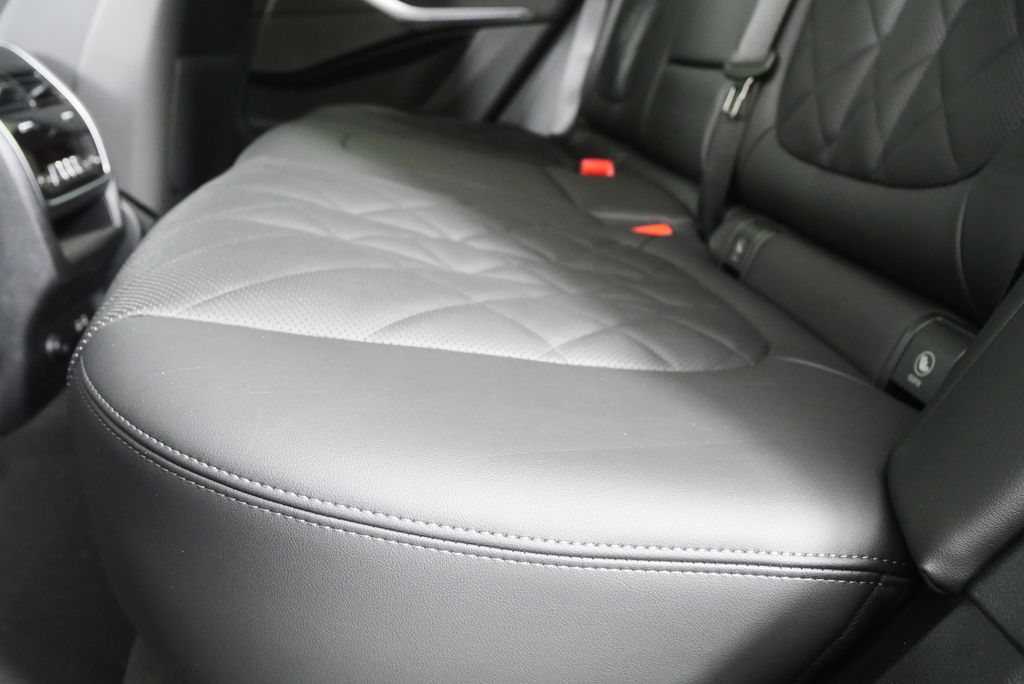 Thumbnail: 2026 BMW X5 - 15