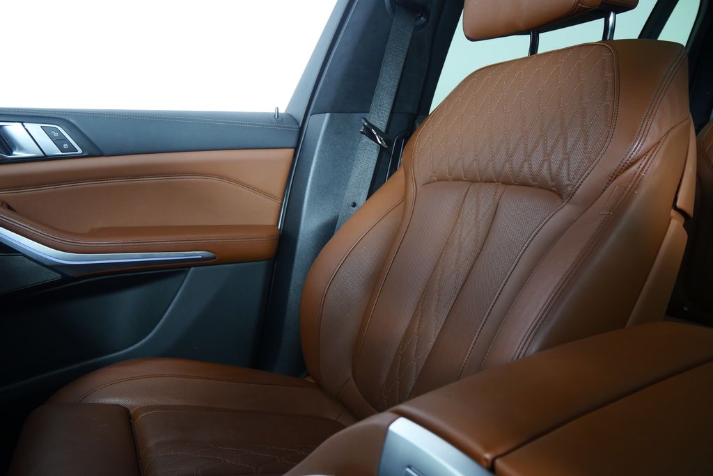 Thumbnail: 2024 BMW X7 - 29