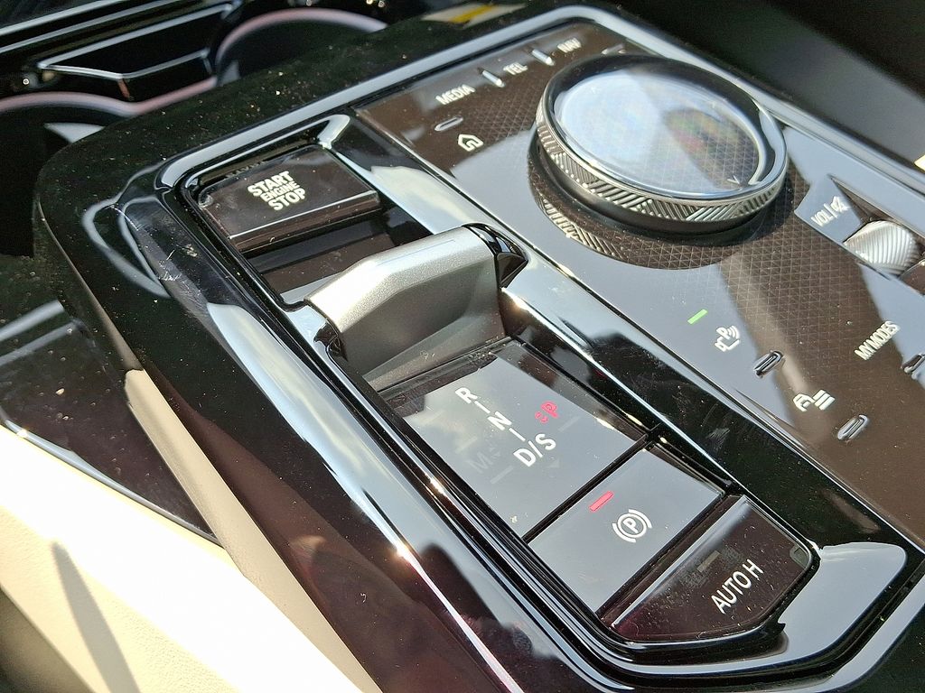 Thumbnail: 2026 BMW 5 Series - 7