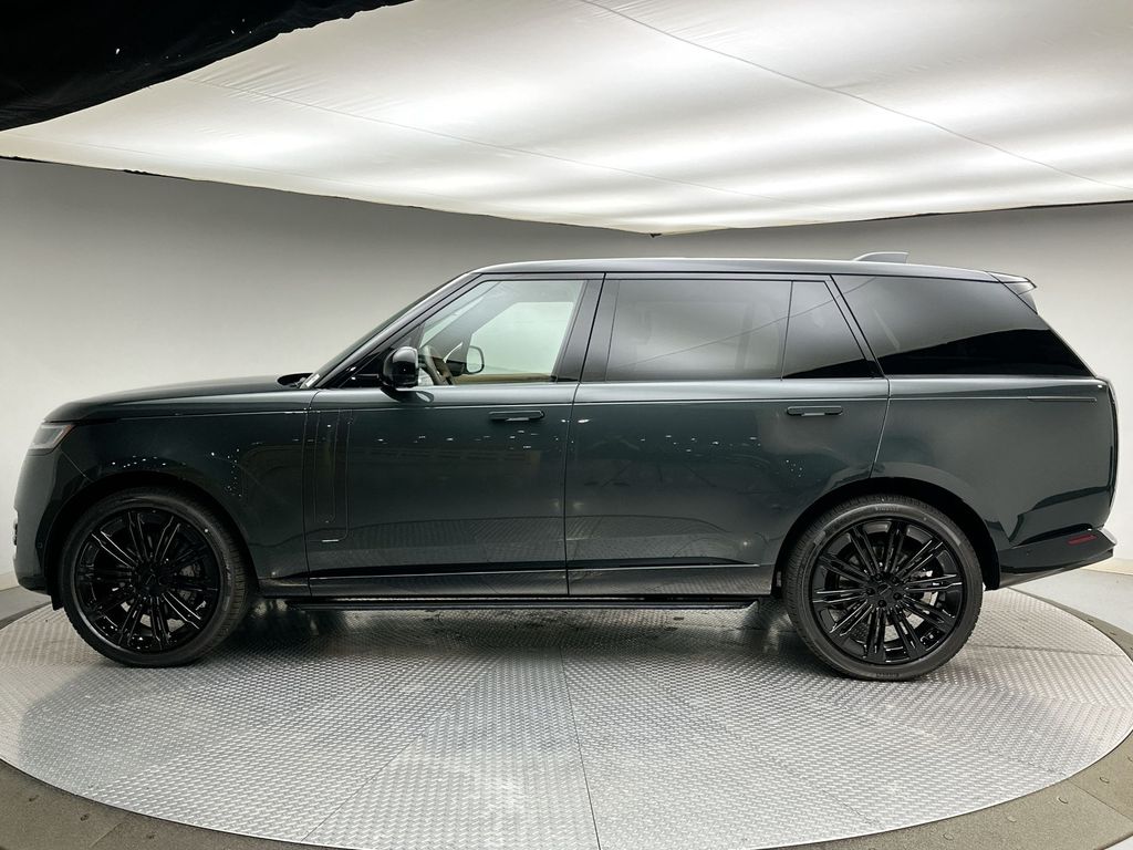 Thumbnail: 2026 Land Rover Range Rover - 10