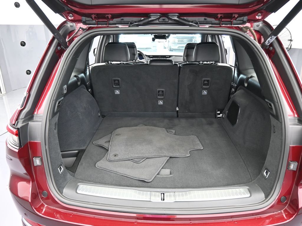 Used 2023 Velvet Red Pearlcoat Jeep Overland image 44