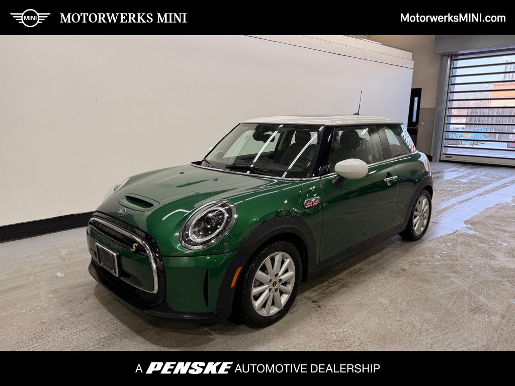 2022 MINI Cooper SE -
                  Golden Valley, MN