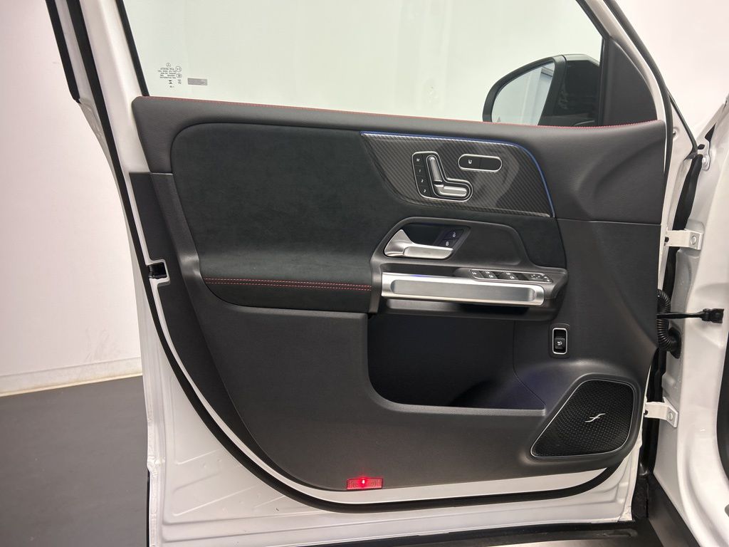 Thumbnail: 2026 Mercedes-Benz GLB - 11