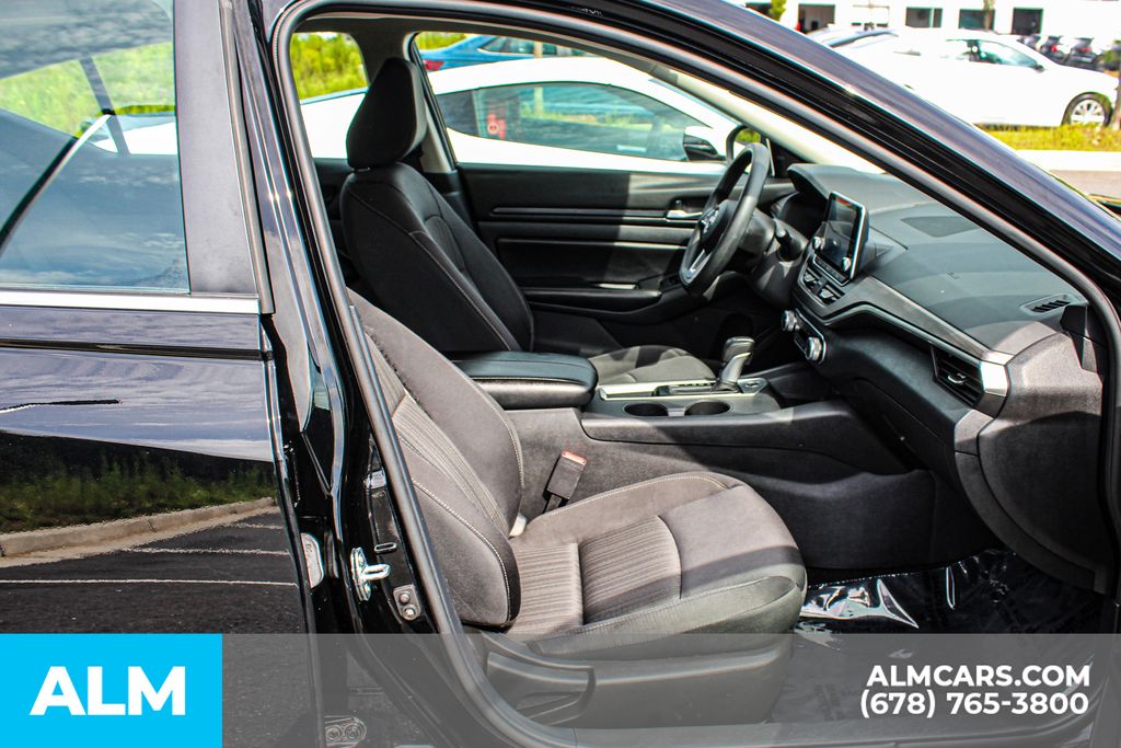 Used 2025 Black Nissan 2.5 SV image 20