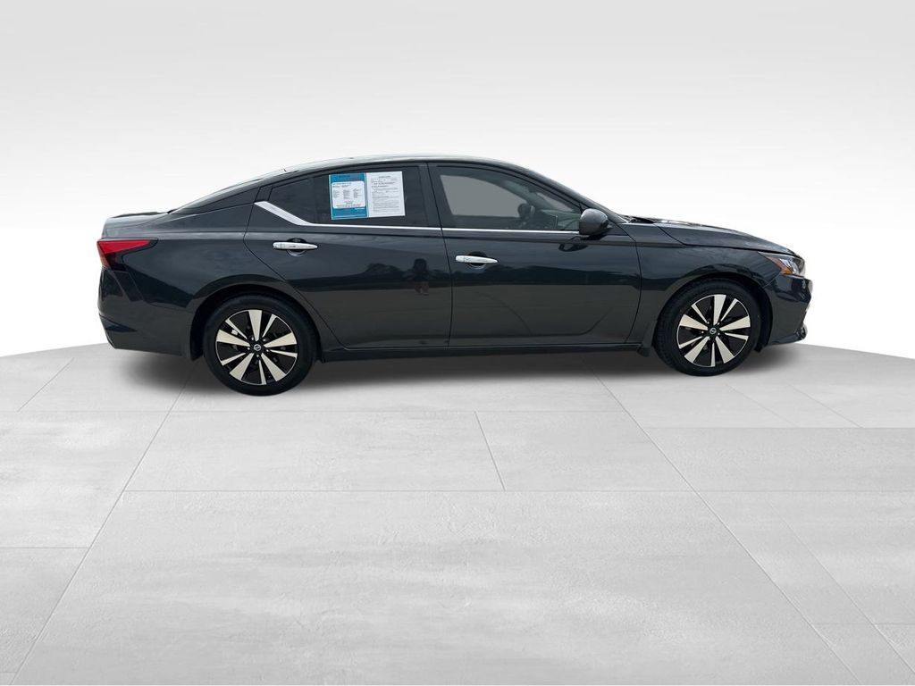 2022 Storm Blue Metallic Nissan Altima 2.5 SV FWD Sedan