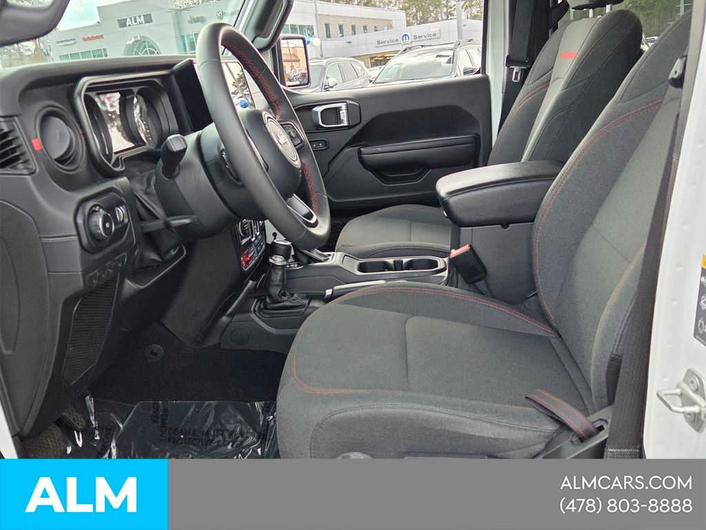Used 2024 White Jeep Rubicon image 7
