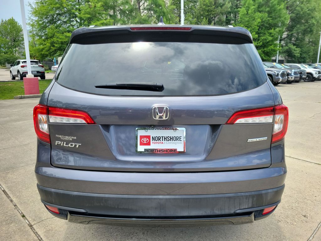 View vehicle photo 5