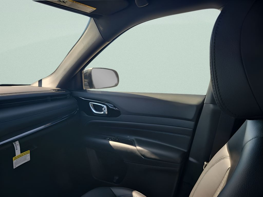 New 2026 Black Jeep Latitude image 11