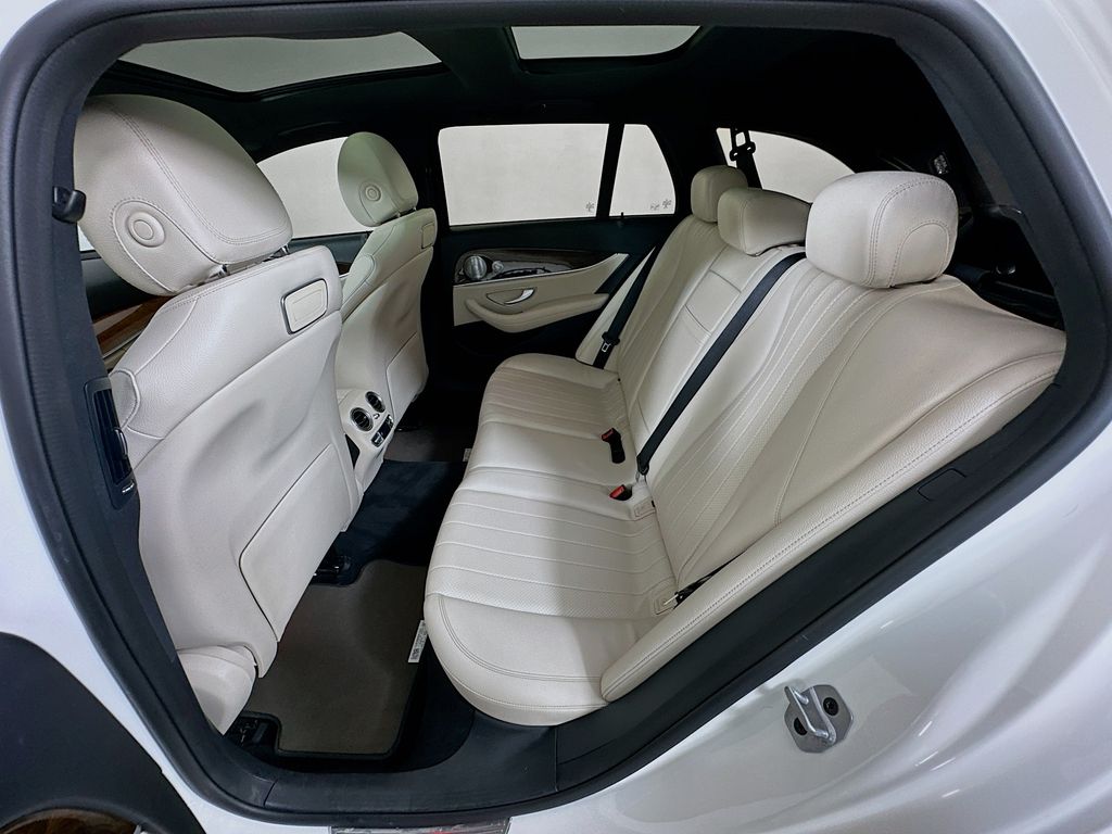 Thumbnail: 2019 Mercedes-Benz E-Class - 25