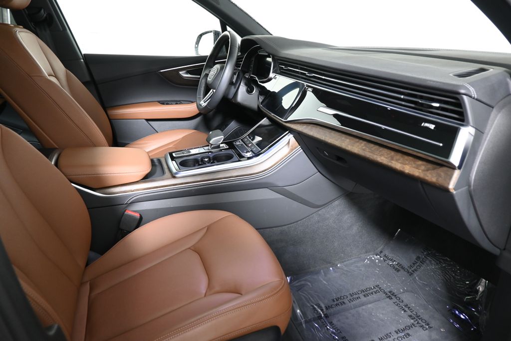 Thumbnail: 2025 Audi Q7 - 26