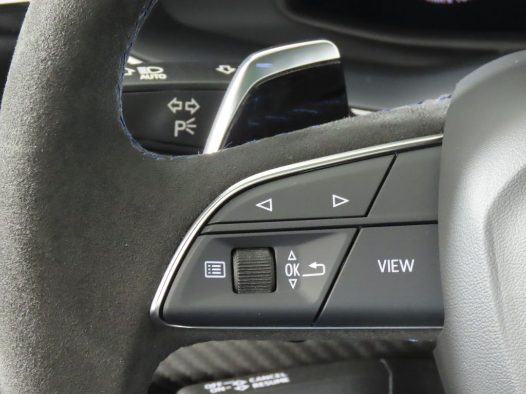 Thumbnail: 2026 Audi RS Q8 - 14