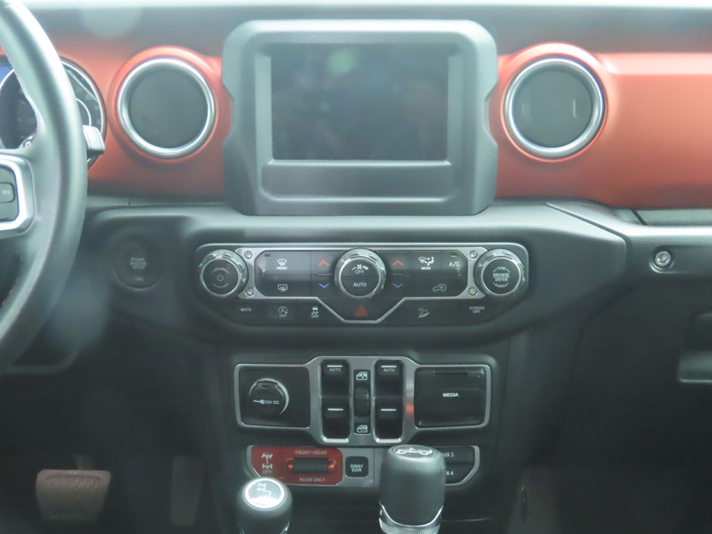 Thumbnail: 2018 Jeep Wrangler - 14