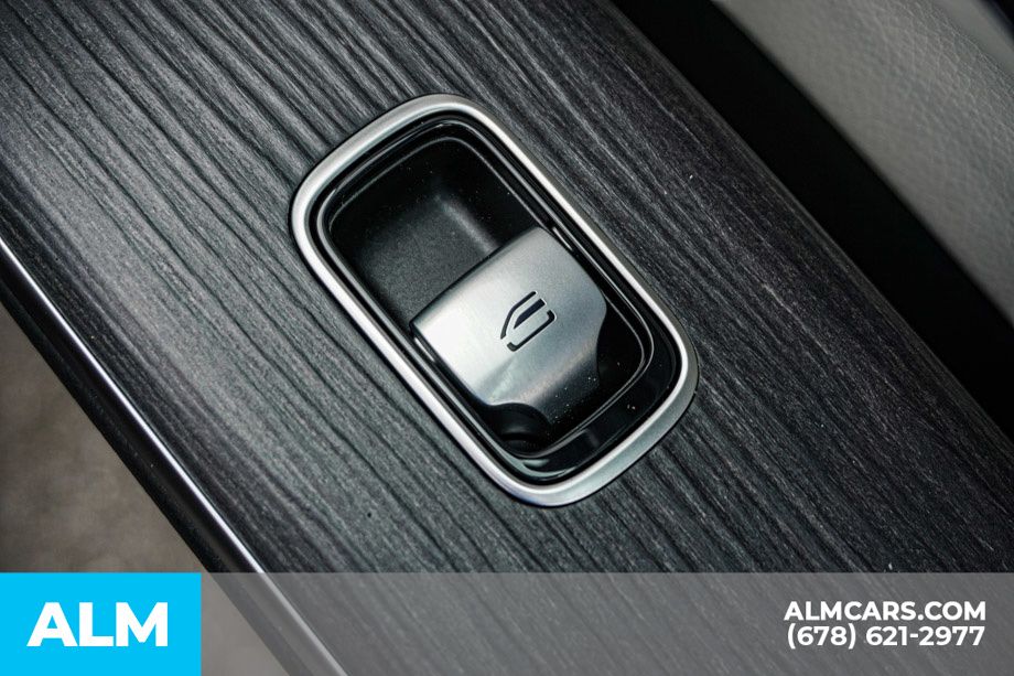 Used 2024 Red Mercedes-Benz 580 image 61