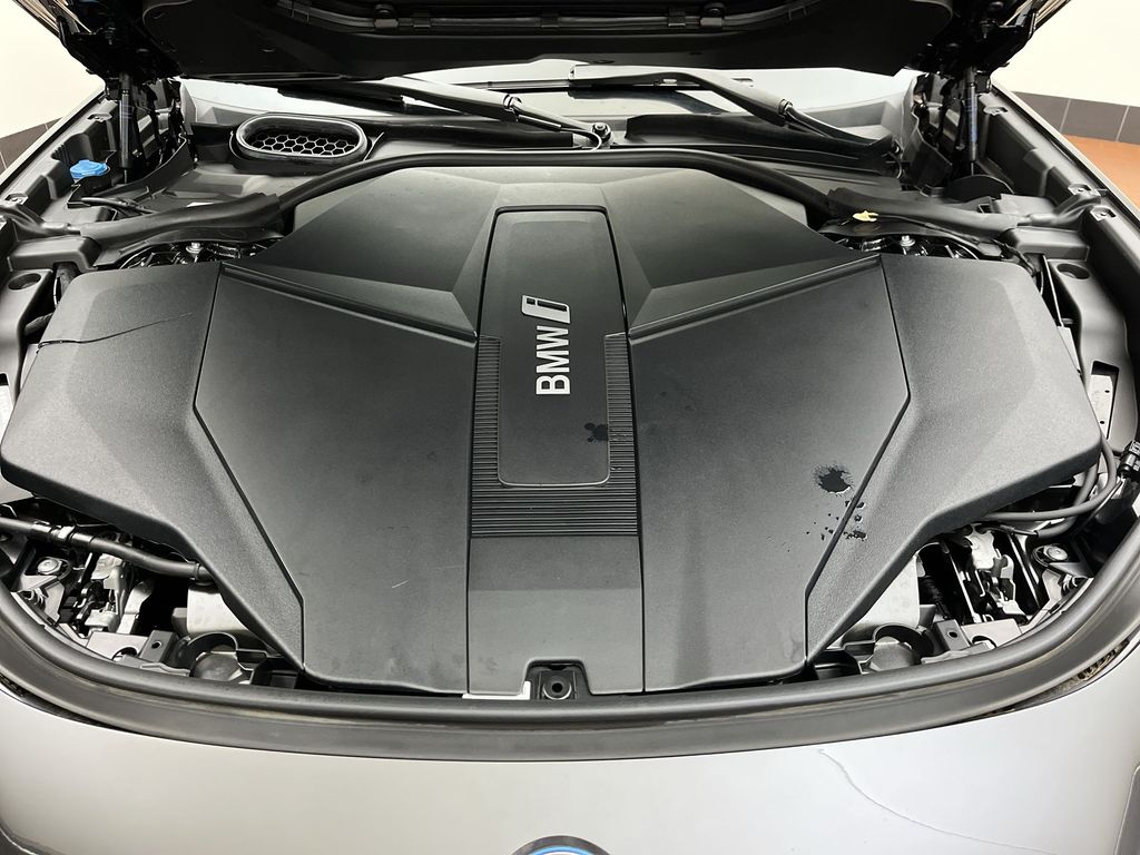 Thumbnail: 2024 BMW i7 - 27