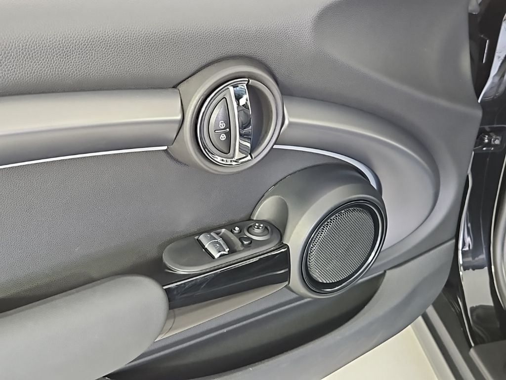 Thumbnail: 2023 MINI Cooper - 12