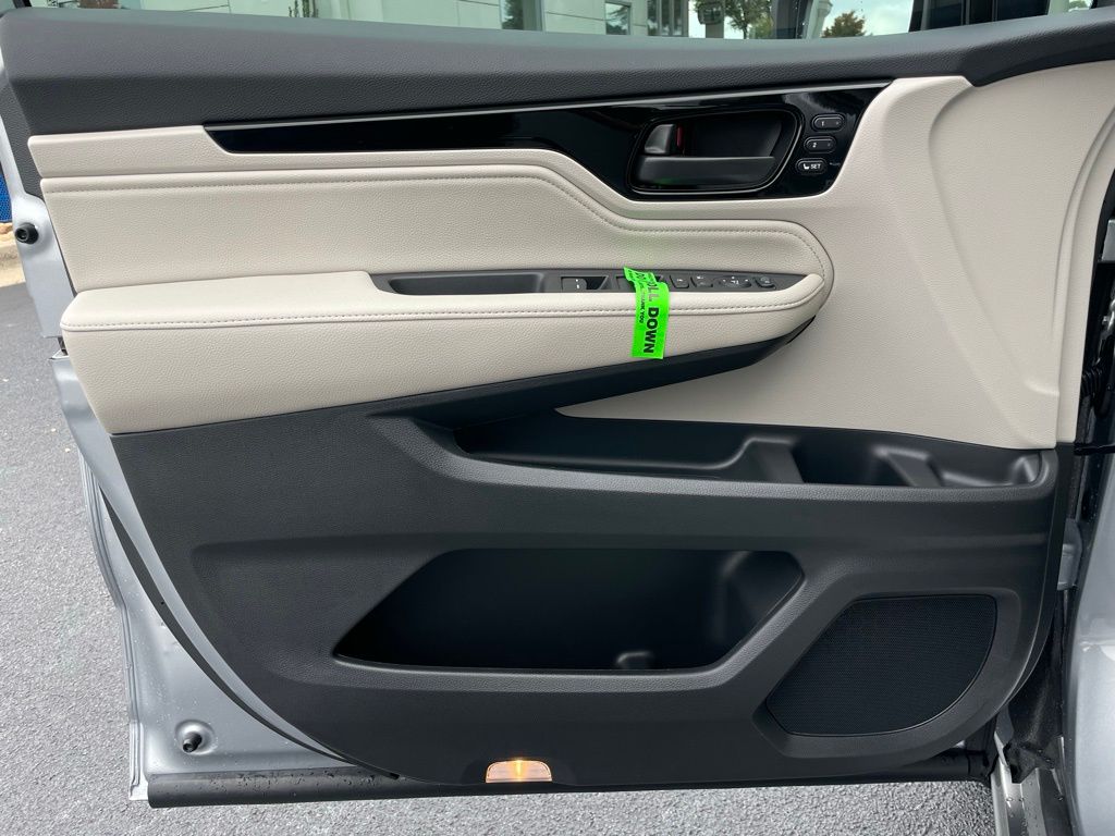 Thumbnail: 2026 Honda Odyssey - 25