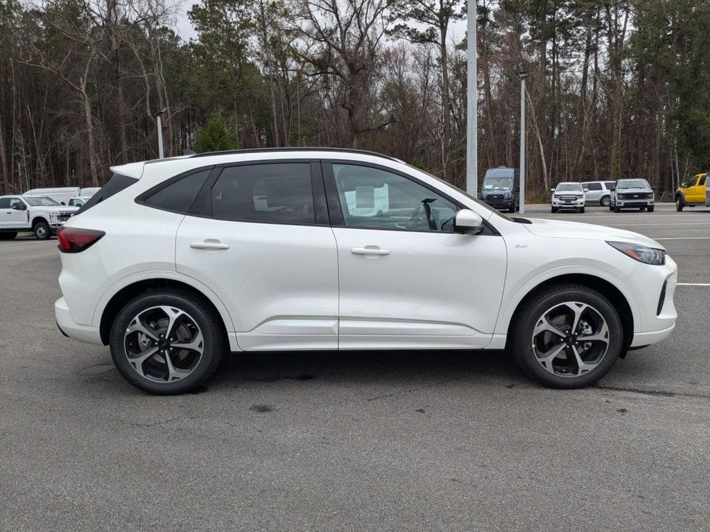 2025 Ford Escape ST-Line Elite