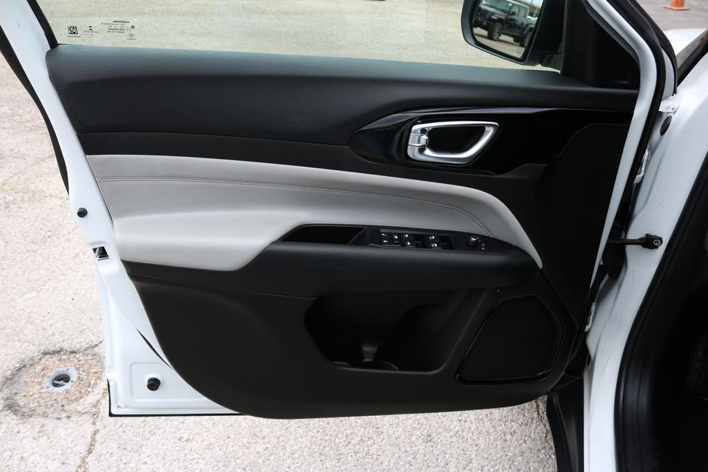 Used Car 2022 Jeep Compass  Limited For Sale Under $25,000 In Austin, Texas