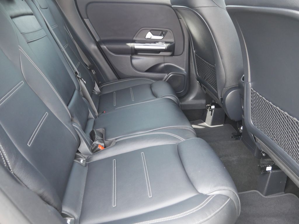 Thumbnail: 2022 Mercedes-Benz GLA - 29