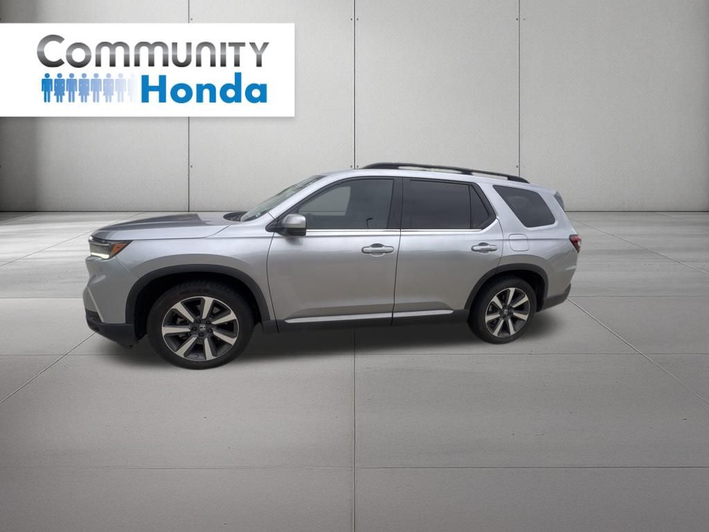 2024 Honda Pilot Touring  at Community Honda