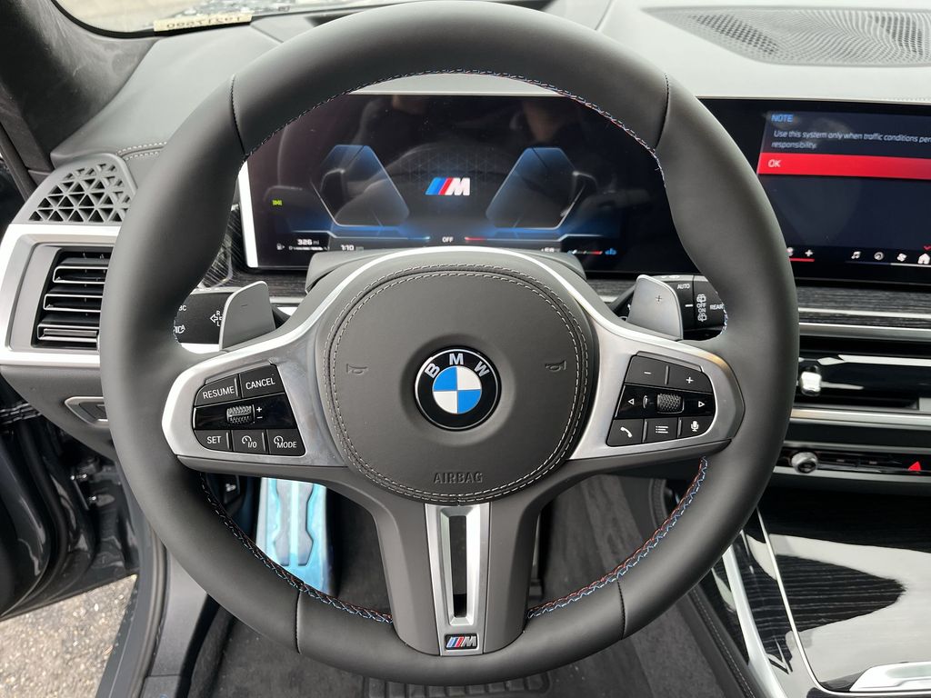 Thumbnail: 2026 BMW X7 - 14