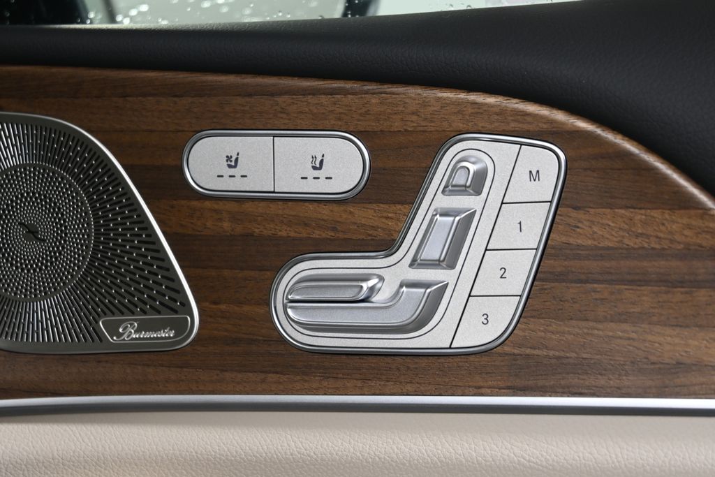 Thumbnail: 2026 Mercedes-Benz GLS - 23