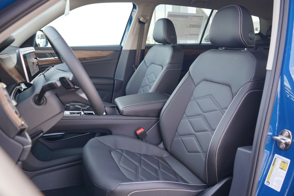 2025 Volkswagen Atlas SE 6