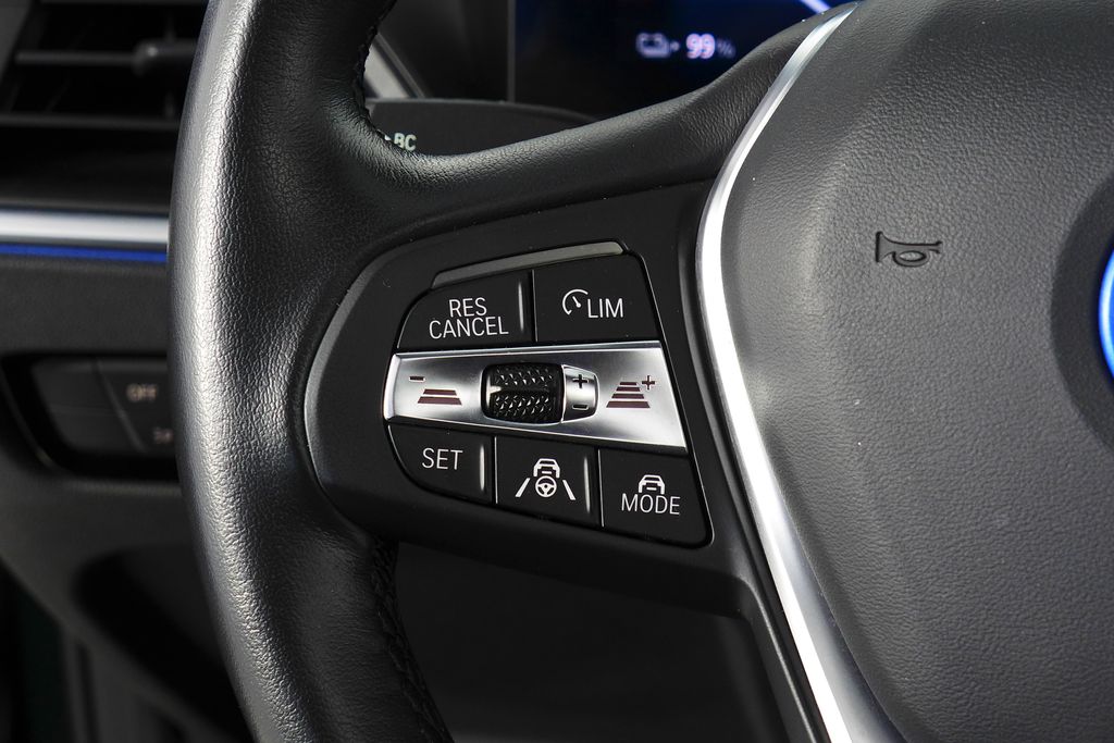 Thumbnail: 2023 BMW i4 - 30