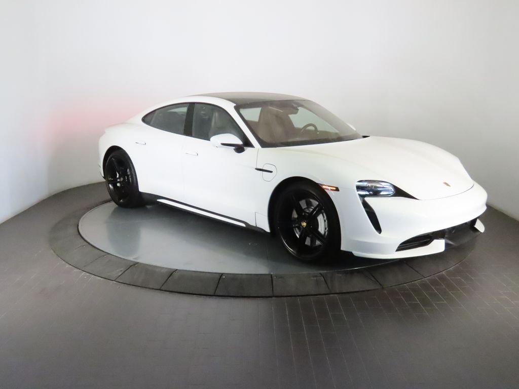 Thumbnail: 2021 Porsche Taycan - 9