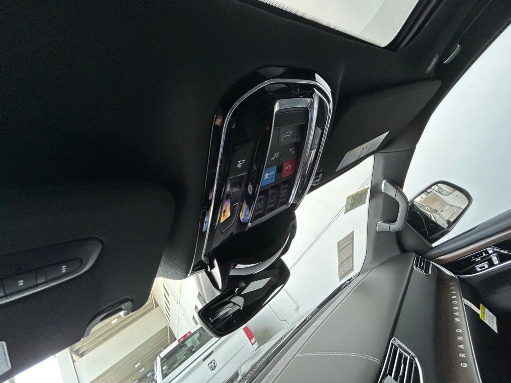 Used 2024 Diamond Black Crystal Pearlcoat Jeep Base image 60