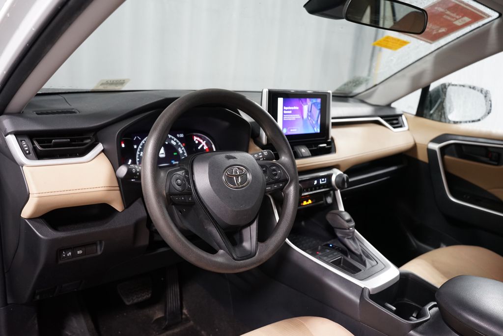 Thumbnail: 2025 Toyota RAV4 - 7