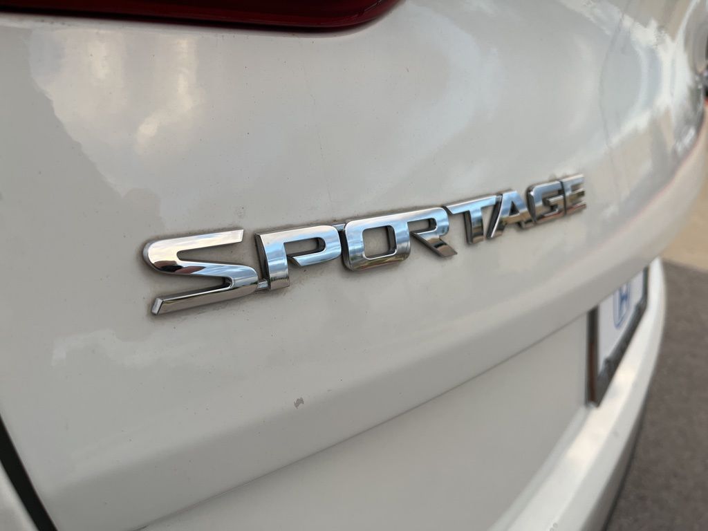 2021 Kia Sportage LX 8