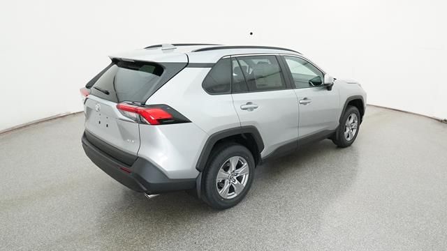 2025 Toyota RAV4 XLE 3