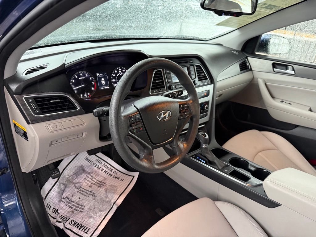 Thumbnail: 2015 Hyundai Sonata - 13