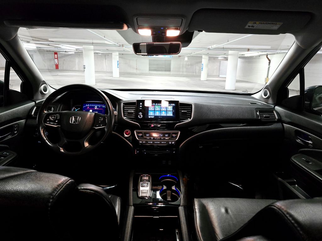 2020 Honda Pilot Touring photo 2