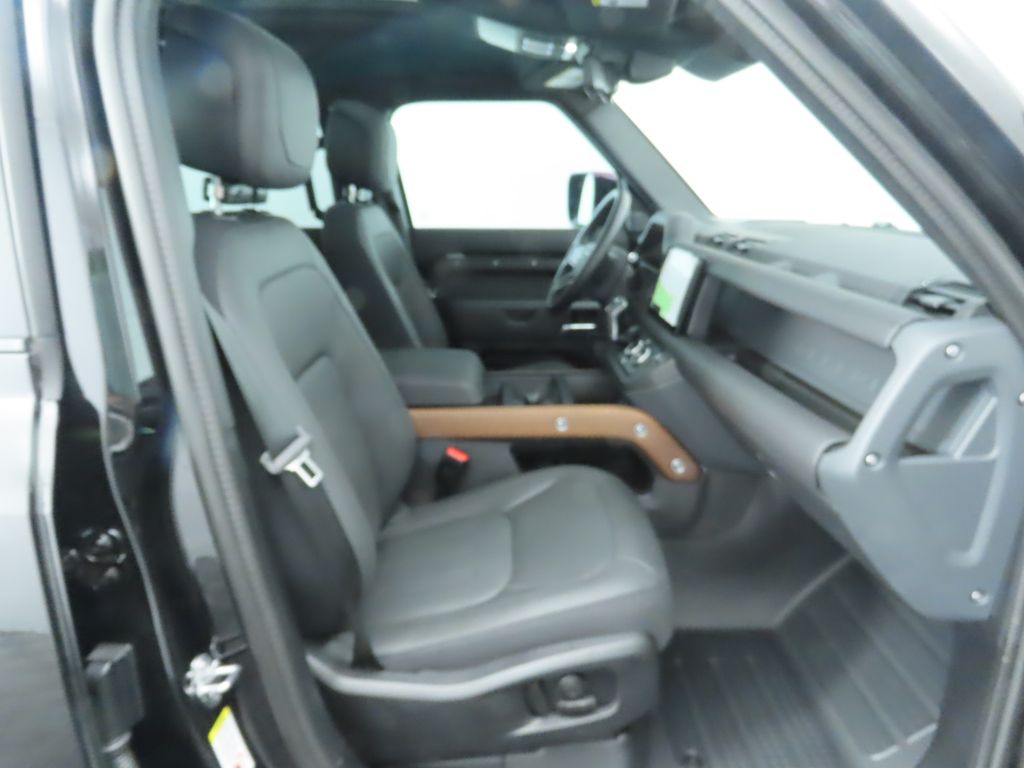 2024 Land Rover Defender 110 21