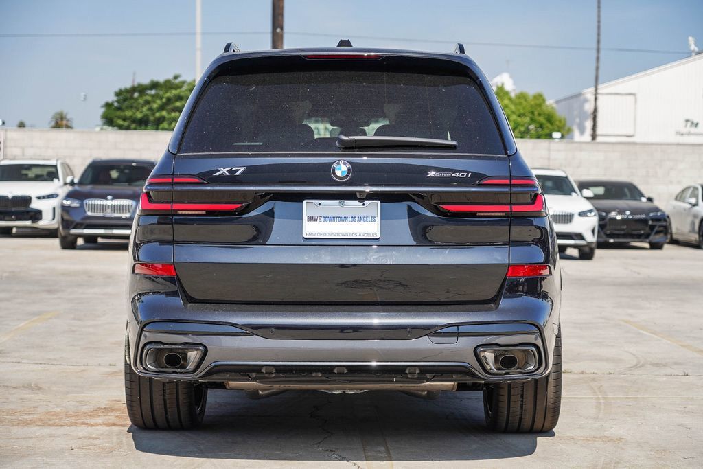 2025 BMW X7 xDrive40i 7