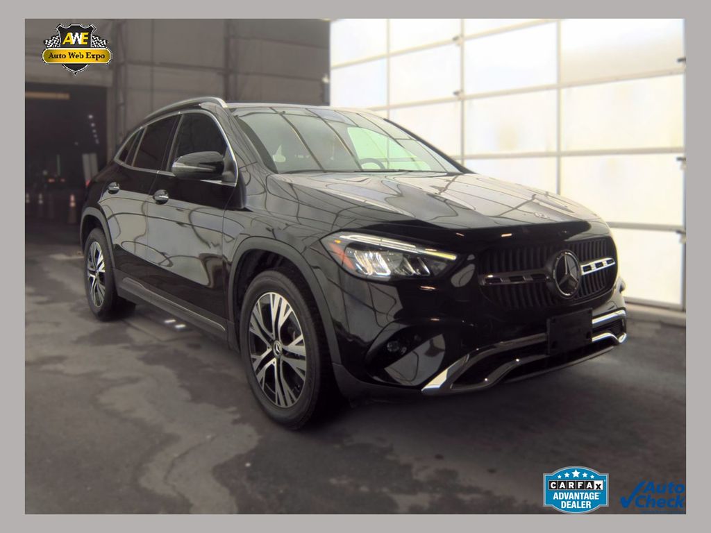 Night Black 2025 Mercedes-Benz GLA SUV / Crossover Front-Wheel Drive 8-Speed Dual Clutch