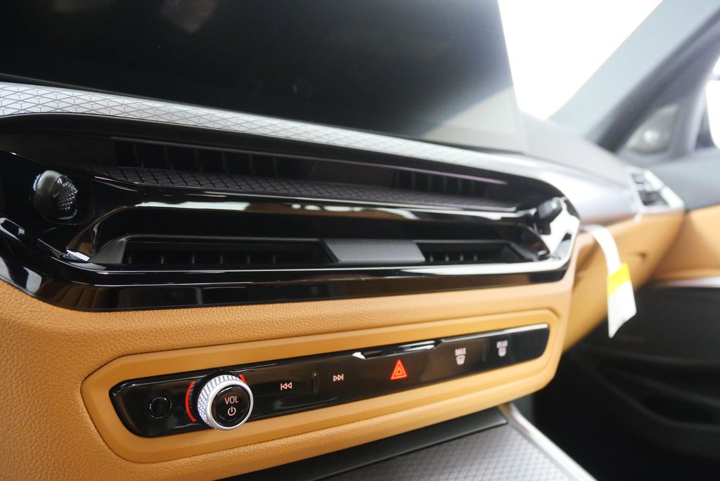 Thumbnail: 2025 BMW 3 Series - 20