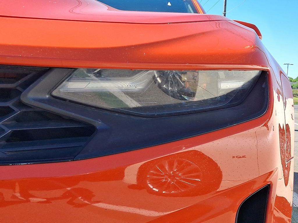 2019 Chevrolet Camaro — photo 8