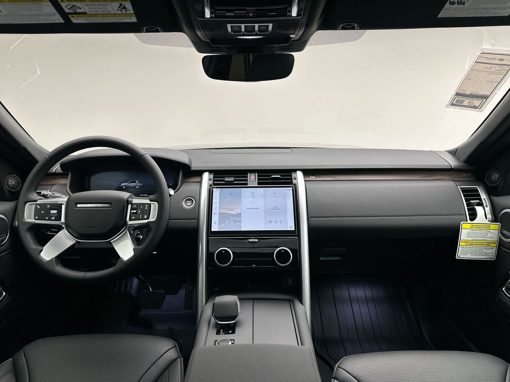 Thumbnail: 2026 Land Rover Discovery - 8